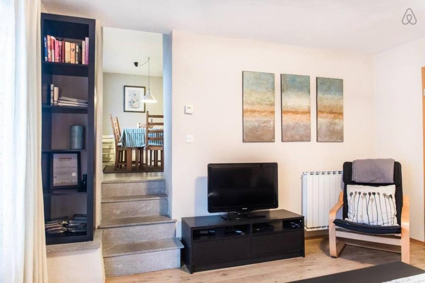 House Maharac With 3 Apartments Till 18 Persons 캄노 외부 사진