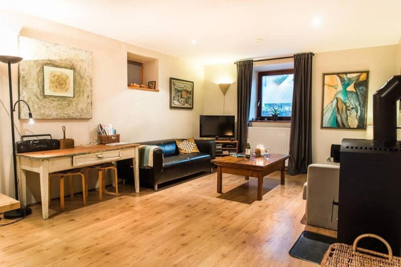 House Maharac With 3 Apartments Till 18 Persons 캄노 외부 사진