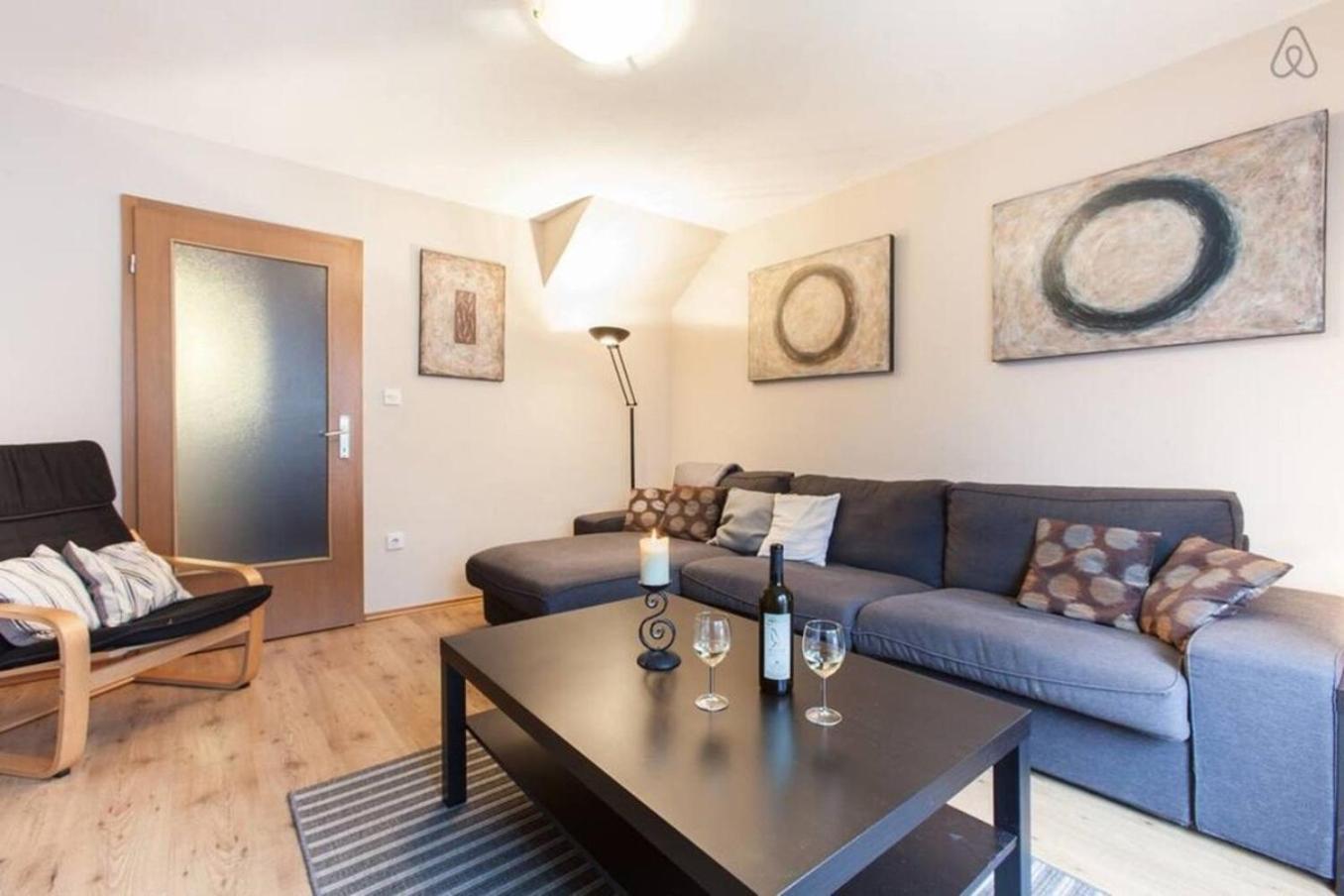 House Maharac With 3 Apartments Till 18 Persons 캄노 외부 사진