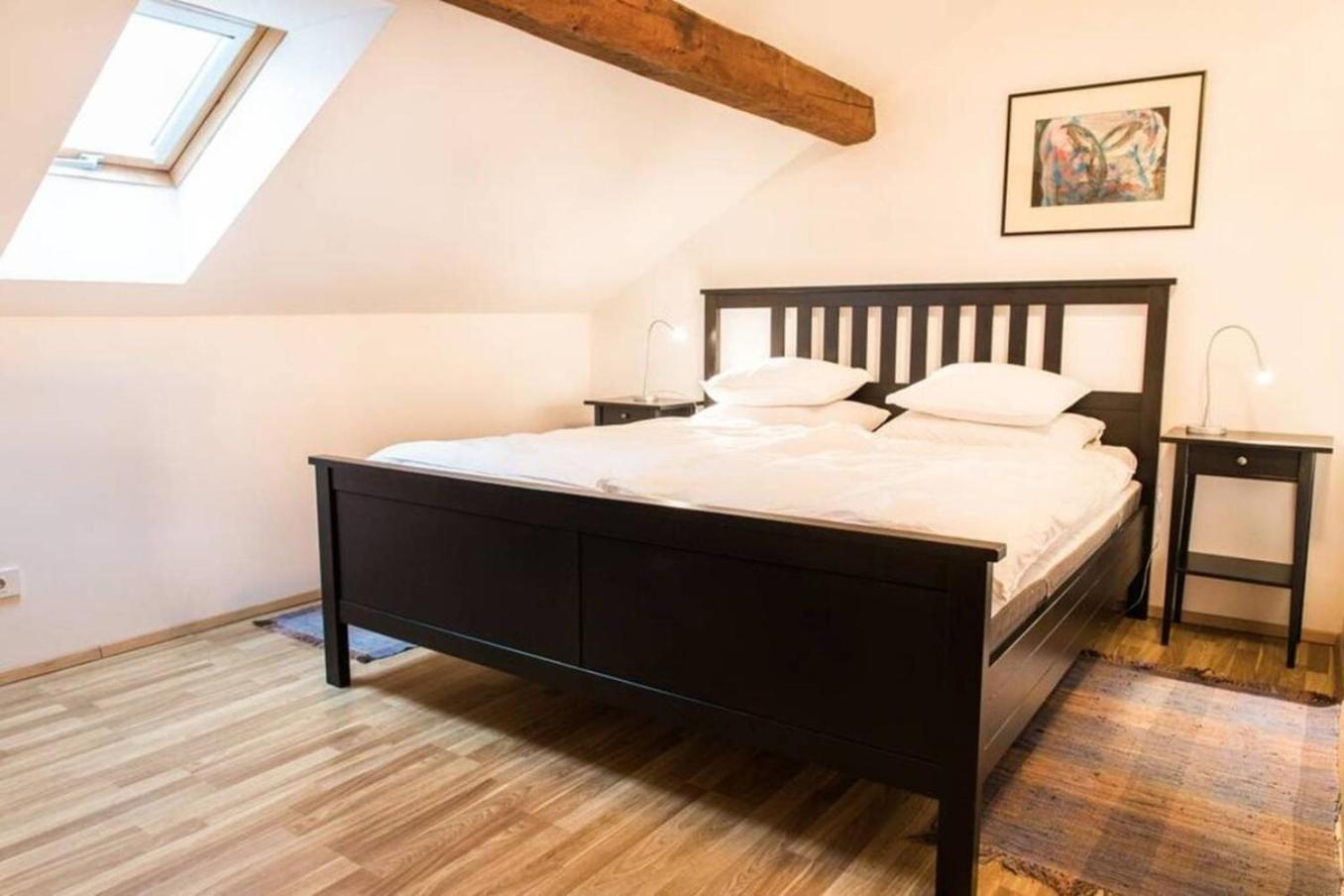 House Maharac With 3 Apartments Till 18 Persons 캄노 외부 사진