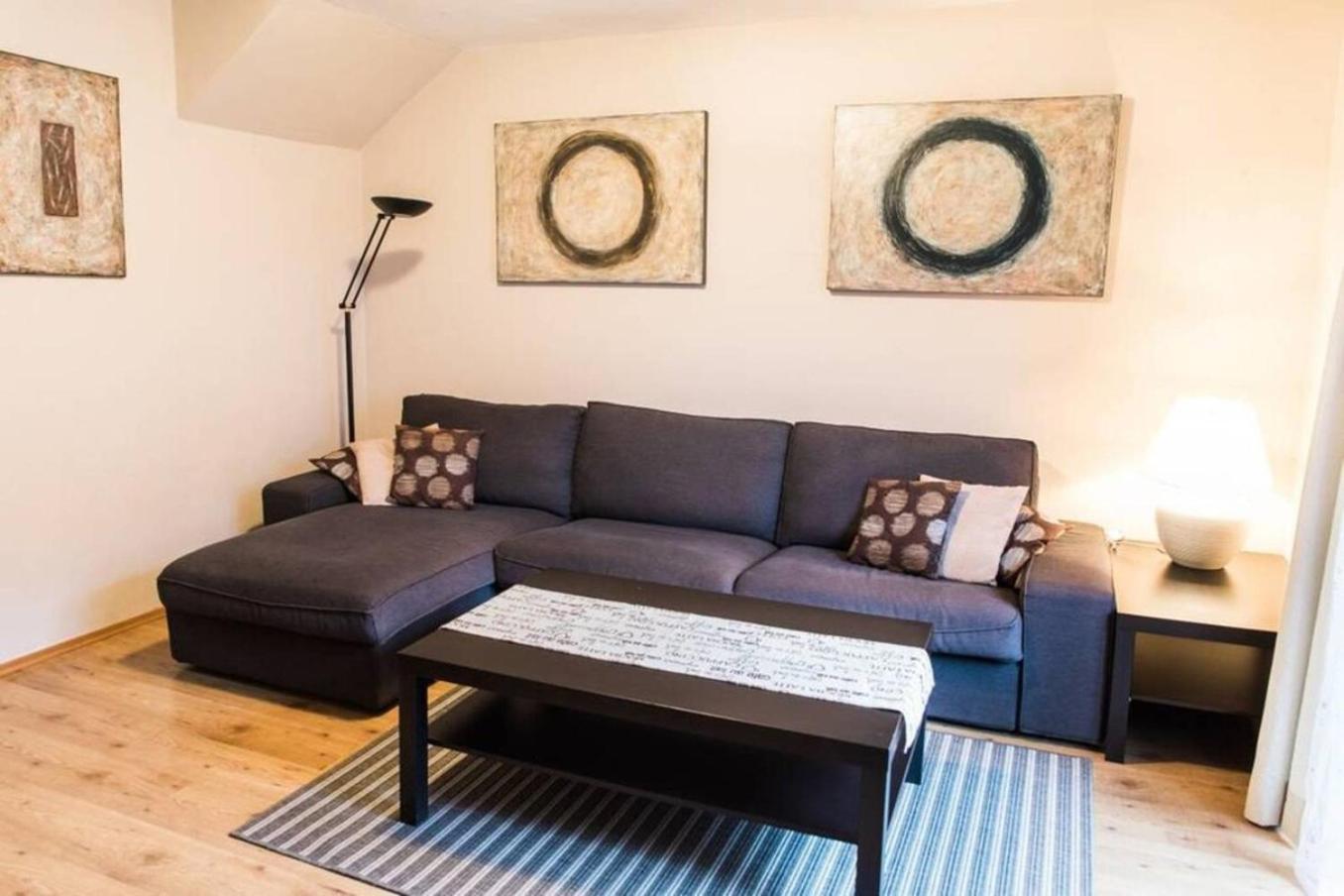 House Maharac With 3 Apartments Till 18 Persons 캄노 외부 사진