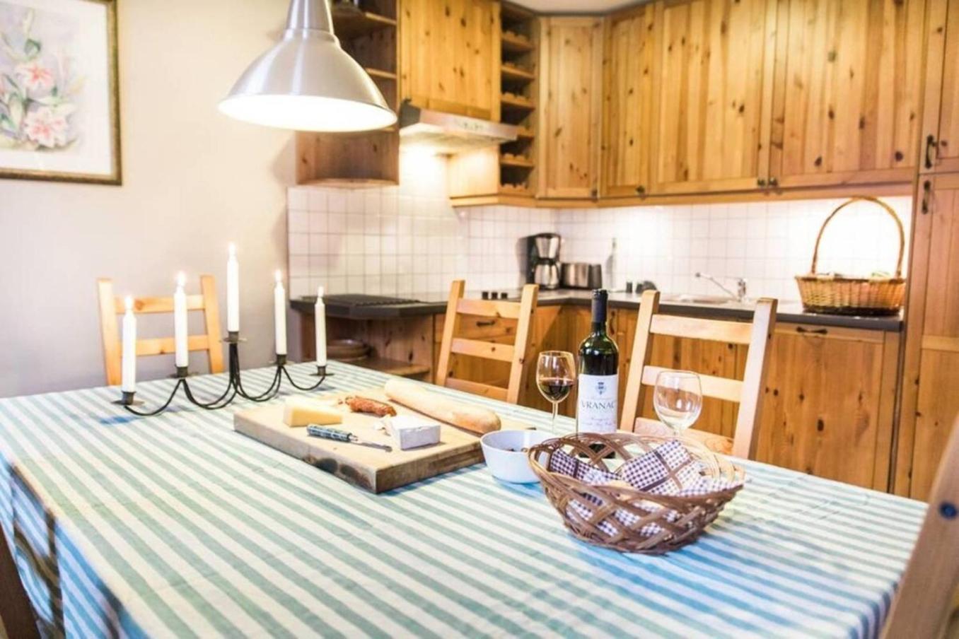 House Maharac With 3 Apartments Till 18 Persons 캄노 외부 사진