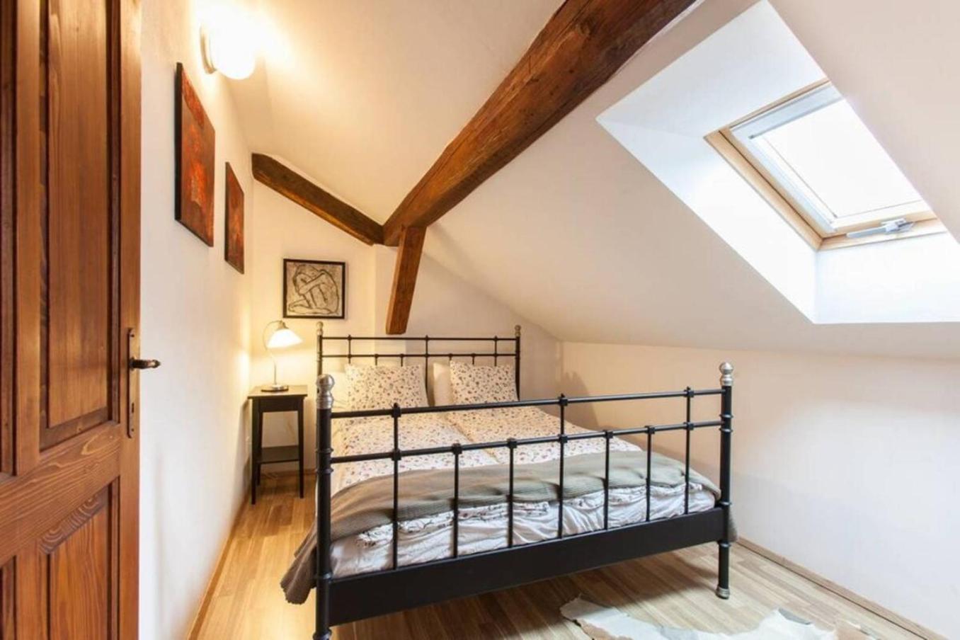 House Maharac With 3 Apartments Till 18 Persons 캄노 외부 사진