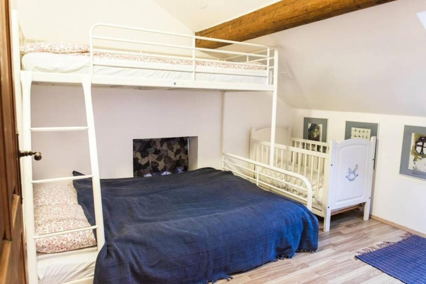 House Maharac With 3 Apartments Till 18 Persons 캄노 외부 사진
