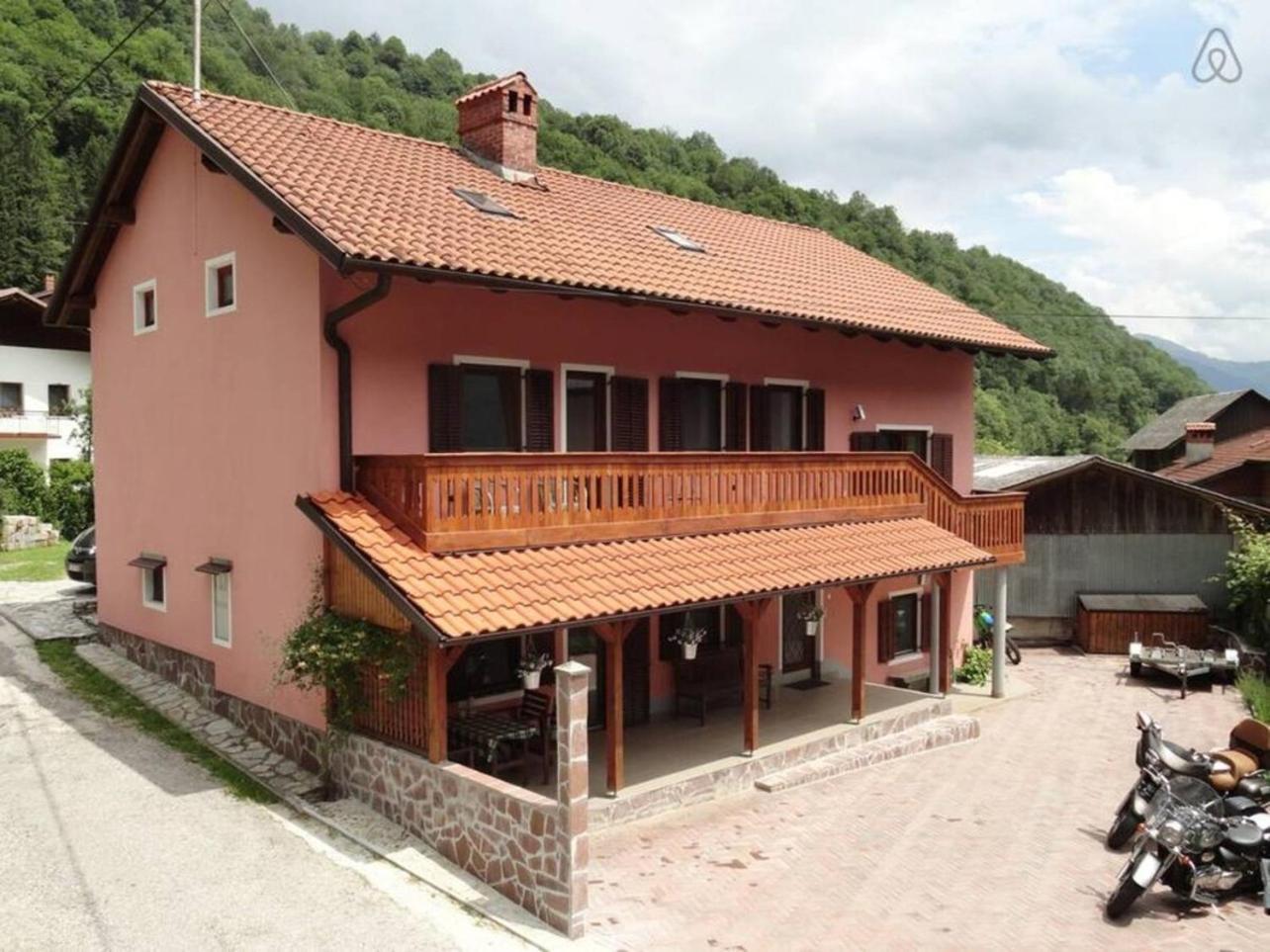 House Maharac With 3 Apartments Till 18 Persons 캄노 외부 사진