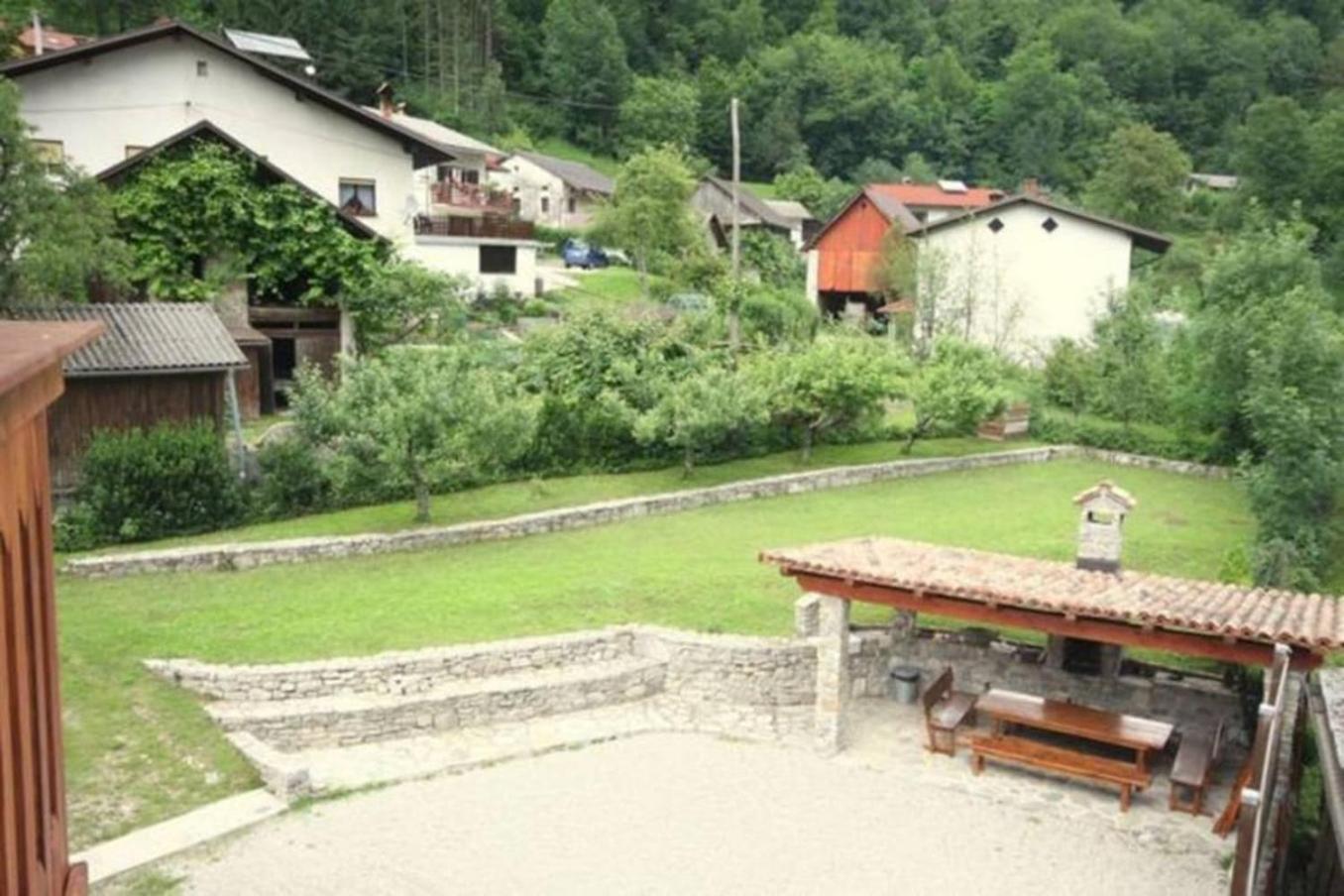 House Maharac With 3 Apartments Till 18 Persons 캄노 외부 사진