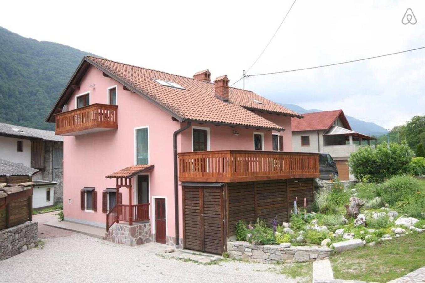 House Maharac With 3 Apartments Till 18 Persons 캄노 외부 사진