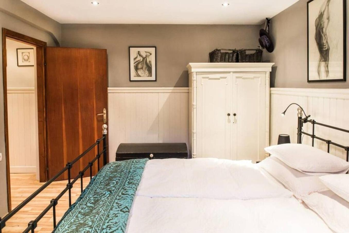 House Maharac With 3 Apartments Till 18 Persons 캄노 외부 사진